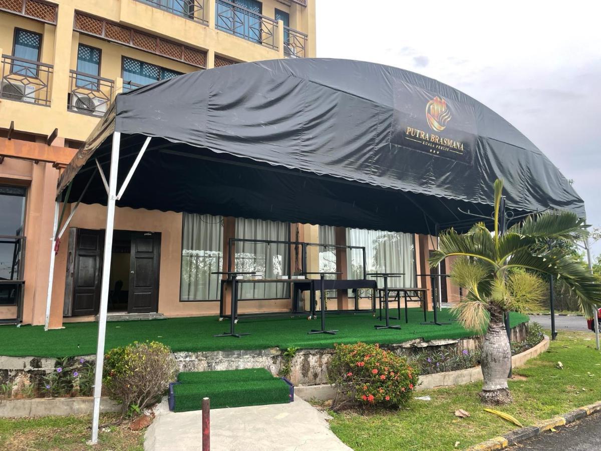 Putra Brasmana Hotel Kuala Perlis Extérieur photo