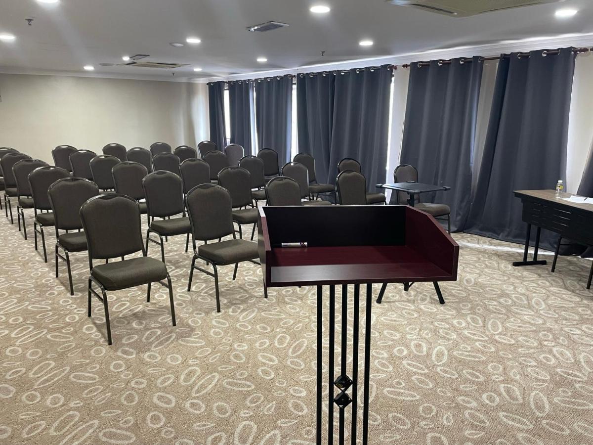 Putra Brasmana Hotel Kuala Perlis Extérieur photo