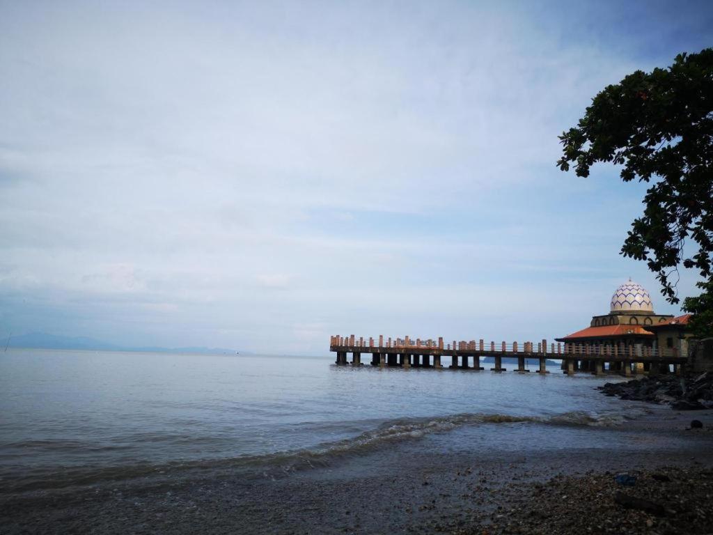 Putra Brasmana Hotel Kuala Perlis Extérieur photo