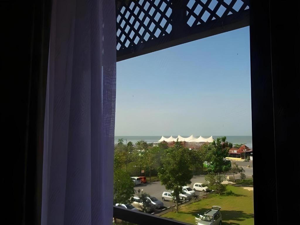 Putra Brasmana Hotel Kuala Perlis Extérieur photo