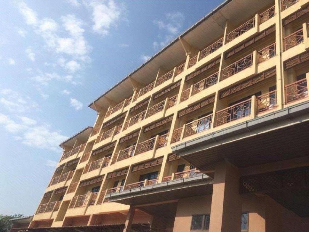 Putra Brasmana Hotel Kuala Perlis Extérieur photo