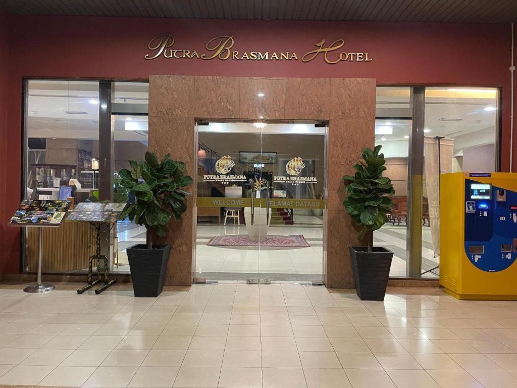 Putra Brasmana Hotel Kuala Perlis Extérieur photo