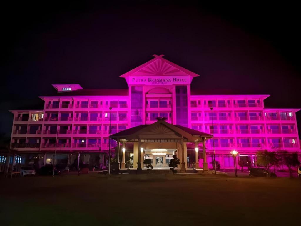 Putra Brasmana Hotel Kuala Perlis Extérieur photo