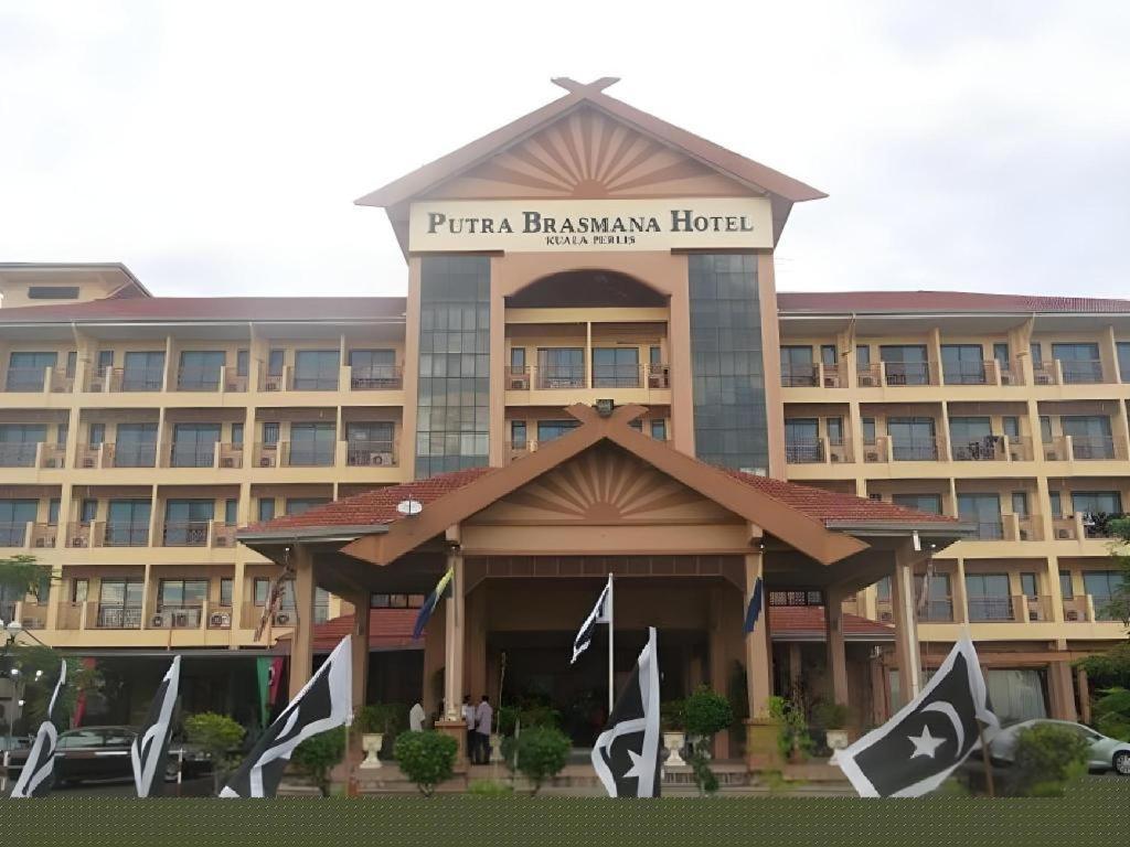 Putra Brasmana Hotel Kuala Perlis Extérieur photo
