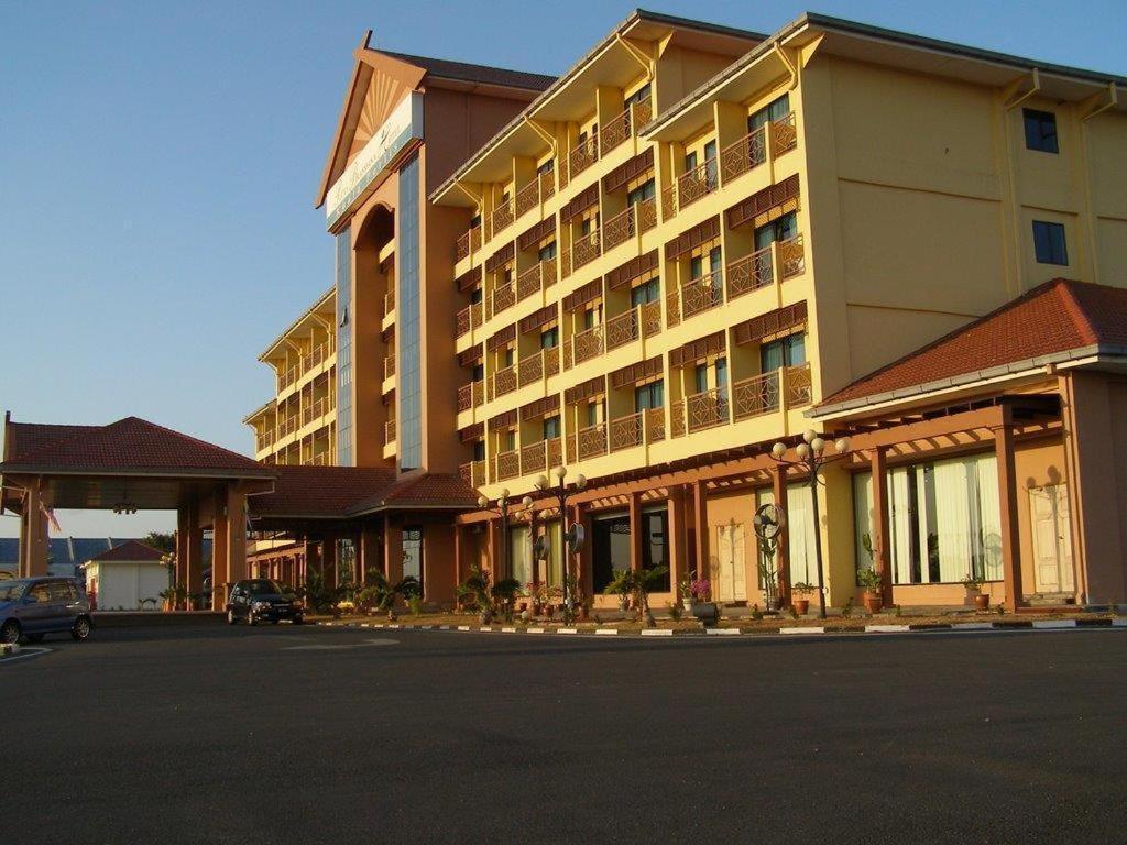 Putra Brasmana Hotel Kuala Perlis Extérieur photo