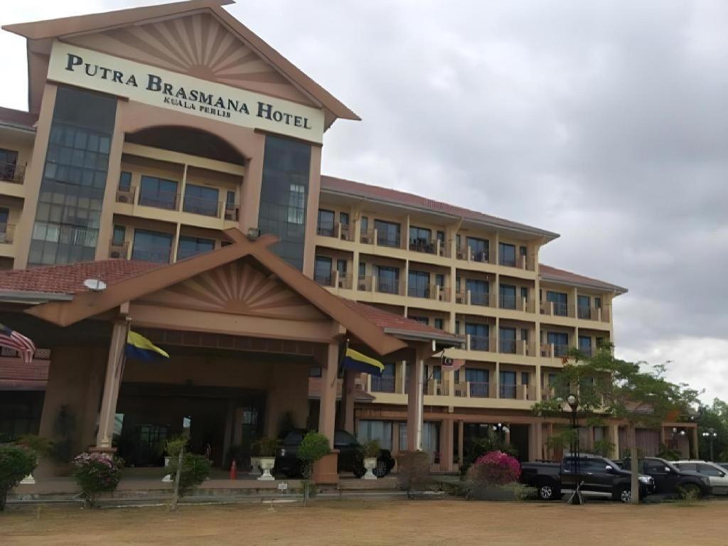 Putra Brasmana Hotel Kuala Perlis Extérieur photo