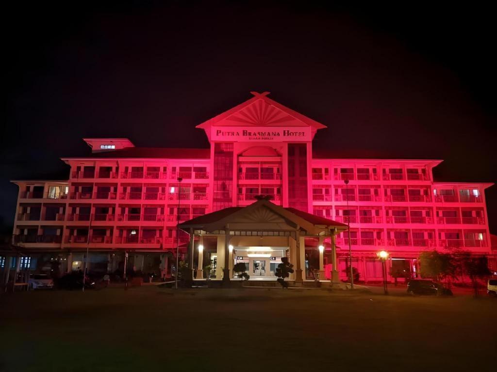 Putra Brasmana Hotel Kuala Perlis Extérieur photo