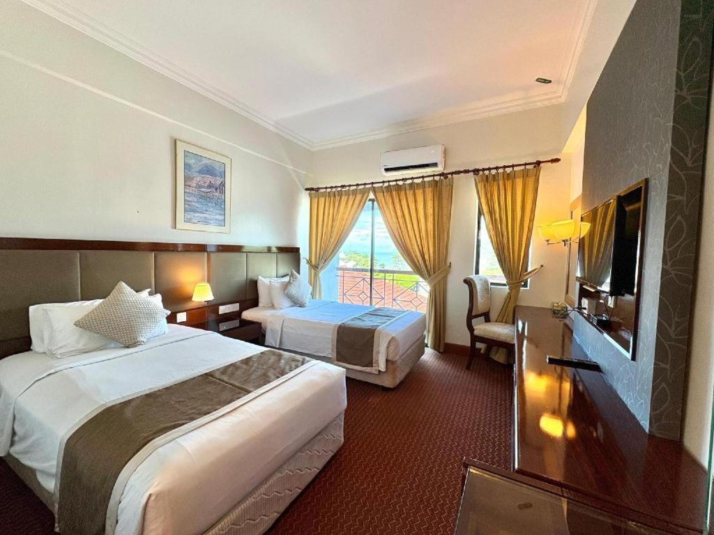 Putra Brasmana Hotel Kuala Perlis Extérieur photo