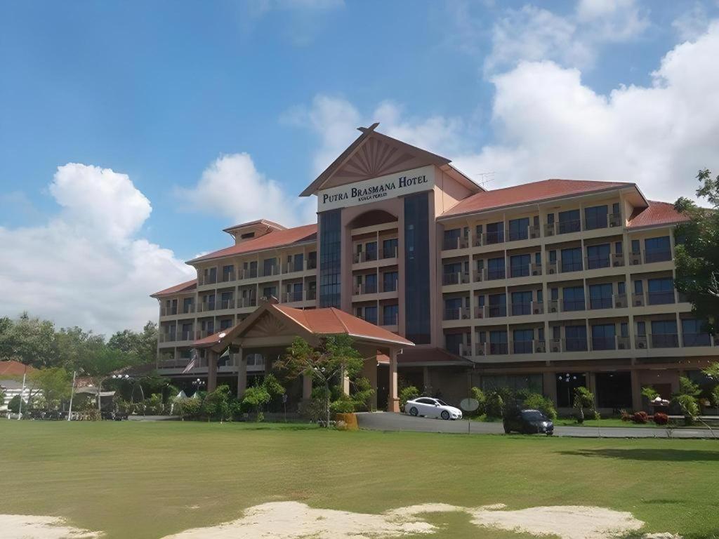 Putra Brasmana Hotel Kuala Perlis Extérieur photo