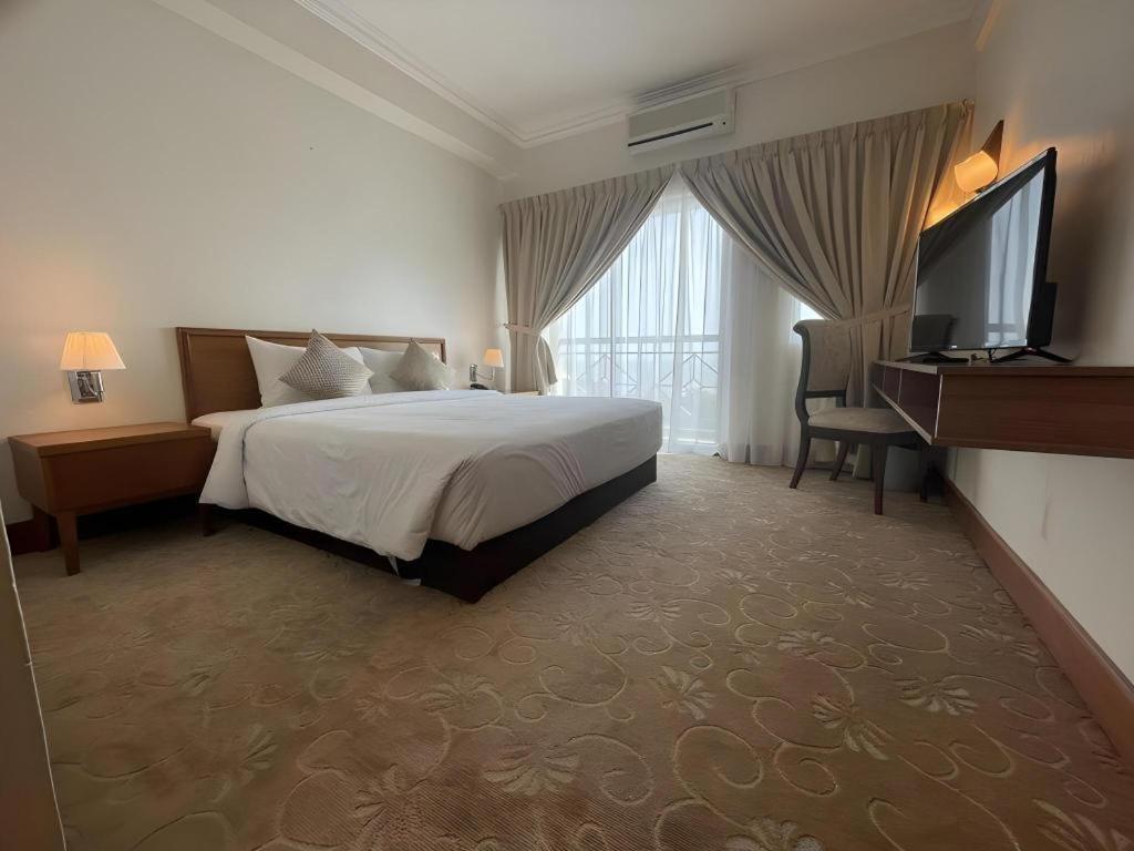 Putra Brasmana Hotel Kuala Perlis Extérieur photo